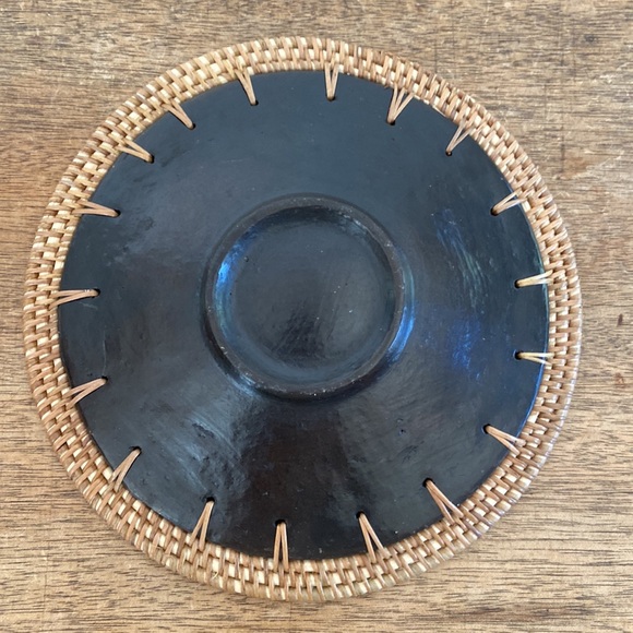 Earthenware Plate Bowl with Rattan Edges - Picture 5 of 7